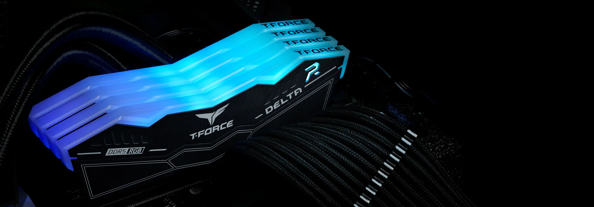 TeamGroup T-Force Delta RGB Black 32GB LED RGB